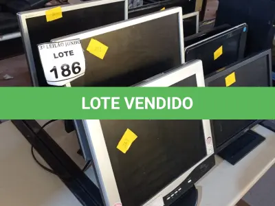 LOTE 186 - 09 MONITORES LCD MARCA E MODELOS DIVERSOS. (NO ESTADO) ATENÇÃO! FAZER A VISITAÇÃO ANTES DE ARREMATAR, NÃO SABEMOS SE FUNCIONA, LEILÃO NÃO TEM GARANTIA E NEM DEVOLUÇÃO, SUJEITO A POSSÍVEIS AVARIAS VISÍVEIS/OCULTAS E/OU AUSÊNCIA DE COMPONENTES.