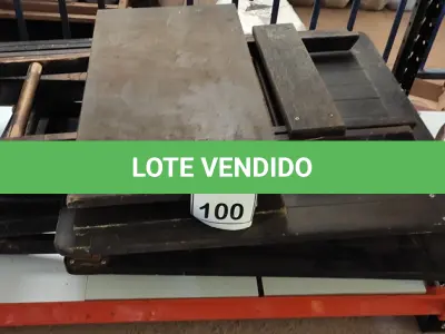LOTE 100 - 03 MESAS DOBRÁVEIS EM MADEIRA (NO ESTADO) ATENÇÃO! FAZER A VISITAÇÃO ANTES DE ARREMATAR, NÃO SABEMOS SE FUNCIONA, LEILÃO NÃO TEM GARANTIA E NEM DEVOLUÇÃO, SUJEITO A POSSÍVEIS AVARIAS VISÍVEIS/OCULTAS E/OU AUSÊNCIA DE COMPONENTES.