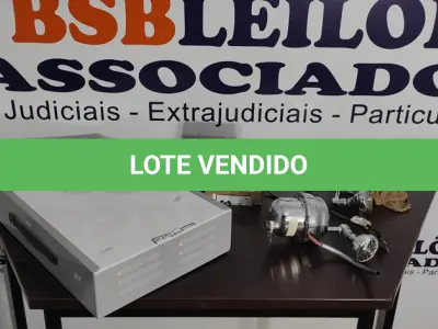 LOTE 073 - 01 MESA DE LUZ PORTÁTIL E 02 CHUVEIROS CROMADOS. (NO ESTADO) ATENÇÃO! FAZER A VISITAÇÃO ANTES DE ARREMATAR, NÃO SABEMOS SE FUNCIONA, LEILÃO NÃO TEM GARANTIA E NEM DEVOLUÇÃO, SUJEITO A POSSÍVEIS AVARIAS VISÍVEIS/OCULTAS E/OU AUSÊNCIA DE COMPONENTES.