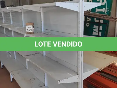 LOTE 554 - 01 GÔNDOLA EXPOSITORA DUPLA DE 7,30 X 1,60. (NO ESTADO) ATENÇÃO! FAZER A VISITAÇÃO ANTES DE ARREMATAR, NÃO SABEMOS SE FUNCIONA, LEILÃO NÃO TEM GARANTIA E NEM DEVOLUÇÃO, SUJEITO A POSSÍVEIS AVARIAS VISÍVEIS/OCULTAS E/OU AUSÊNCIA DE COMPONENTES.