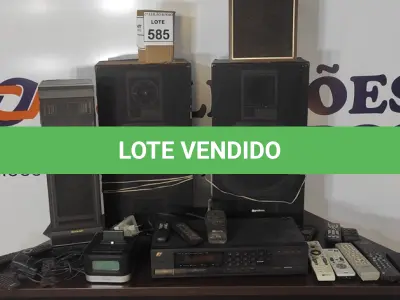 LOTE 585 - 01 TOCA FITA, 04 CAIXAS DE SOM DIVERSAS, 01 IHOME, 01 RÁDIO TRANSMISSOR E GRANDE QUANTIDADE DE CONTROLES REMOTO.  (NO ESTADO) ATENÇÃO! FAZER A VISITAÇÃO ANTES DE ARREMATAR, NÃO SABEMOS SE FUNCIONA, LEILÃO NÃO TEM GARANTIA E NEM DEVOLUÇÃO, SUJEITO A POSSÍVEIS AVARIAS VISÍVEIS/OCULTAS E/OU AUSÊNCIA DE COMPONENTES.