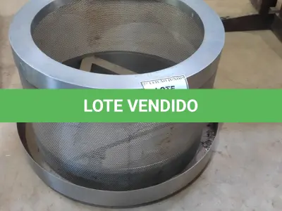 LOTE 635 - 01 SUPORTE PARA VASOS COM RODAS.  (NO ESTADO) ATENÇÃO! FAZER A VISITAÇÃO ANTES DE ARREMATAR, NÃO SABEMOS SE FUNCIONA, LEILÃO NÃO TEM GARANTIA E NEM DEVOLUÇÃO, SUJEITO A POSSÍVEIS AVARIAS VISÍVEIS/OCULTAS E/OU AUSÊNCIA DE COMPONENTES.