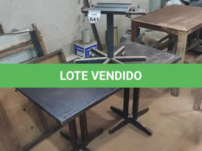 LOTE 641 - 02 MESAS EM MADEIRA E 01 BASE DE CADEIRA.  (NO ESTADO) ATENÇÃO! FAZER A VISITAÇÃO ANTES DE ARREMATAR, NÃO SABEMOS SE FUNCIONA, LEILÃO NÃO TEM GARANTIA E NEM DEVOLUÇÃO, SUJEITO A POSSÍVEIS AVARIAS VISÍVEIS/OCULTAS E/OU AUSÊNCIA DE COMPONENTES.