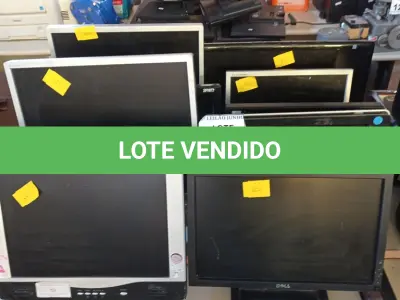 LOTE 186 - 09 MONITORES LCD MARCA E MODELOS DIVERSOS. (NO ESTADO) ATENÇÃO! FAZER A VISITAÇÃO ANTES DE ARREMATAR, NÃO SABEMOS SE FUNCIONA, LEILÃO NÃO TEM GARANTIA E NEM DEVOLUÇÃO, SUJEITO A POSSÍVEIS AVARIAS VISÍVEIS/OCULTAS E/OU AUSÊNCIA DE COMPONENTES.