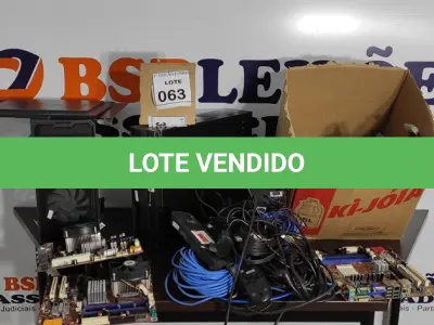 LOTE 063 - 01 CPU, 01 GABINETE VAZIO E 01 CAIXA COM GRANDE QUANTIDADE DE CABOS. (NO ESTADO) ATENÇÃO! FAZER A VISITAÇÃO ANTES DE ARREMATAR, NÃO SABEMOS SE FUNCIONA, LEILÃO NÃO TEM GARANTIA E NEM DEVOLUÇÃO, SUJEITO A POSSÍVEIS AVARIAS VISÍVEIS/OCULTAS E/OU AUSÊNCIA DE COMPONENTES.