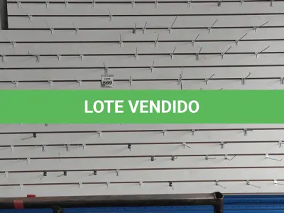 LOTE 569 - 01 PAINEL CANALETADO COM GANCHOS DE 1,72 X 2,75. (NO ESTADO) ATENÇÃO! FAZER A VISITAÇÃO ANTES DE ARREMATAR, NÃO SABEMOS SE FUNCIONA, LEILÃO NÃO TEM GARANTIA E NEM DEVOLUÇÃO, SUJEITO A POSSÍVEIS AVARIAS VISÍVEIS/OCULTAS E/OU AUSÊNCIA DE COMPONENTES.