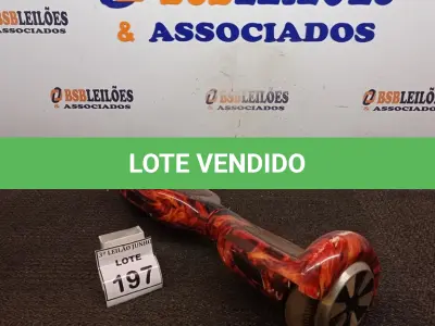 LOTE 197 - 01 HOVERBOARD NA COR VERMELHA. (NO ESTADO) ATENÇÃO! FAZER A VISITAÇÃO ANTES DE ARREMATAR, NÃO SABEMOS SE FUNCIONA, LEILÃO NÃO TEM GARANTIA E NEM DEVOLUÇÃO, SUJEITO A POSSÍVEIS AVARIAS VISÍVEIS/OCULTAS E/OU AUSÊNCIA DE COMPONENTES.