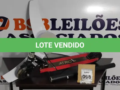 LOTE 098 - 01 PATINETE ELÉTRICO INCOMPLETO E 01 VENTILADOR DE TETO. (NO ESTADO) ATENÇÃO! FAZER A VISITAÇÃO ANTES DE ARREMATAR, NÃO SABEMOS SE FUNCIONA, LEILÃO NÃO TEM GARANTIA E NEM DEVOLUÇÃO, SUJEITO A POSSÍVEIS AVARIAS VISÍVEIS/OCULTAS E/OU AUSÊNCIA DE COMPONENTES.