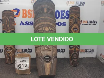 LOTE 612 - 03 MÁSCARAS AFRICANAS TRADICIONAIS. (NO ESTADO) ATENÇÃO! FAZER A VISITAÇÃO ANTES DE ARREMATAR, NÃO SABEMOS SE FUNCIONA, LEILÃO NÃO TEM GARANTIA E NEM DEVOLUÇÃO, SUJEITO A POSSÍVEIS AVARIAS VISÍVEIS/OCULTAS E/OU AUSÊNCIA DE COMPONENTES.