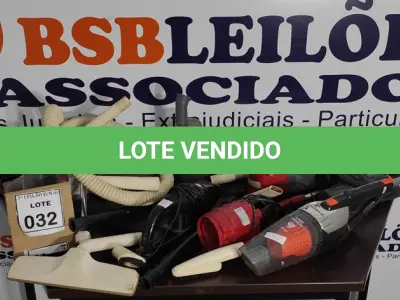 LOTE 032 - 01 LOTE COM VÁRIOS ASPIRADORES DE PÓ DE MÃO DE MARCAS E MODELOS DIVERSOS. (NO ESTADO) ATENÇÃO! FAZER A VISITAÇÃO ANTES DE ARREMATAR, NÃO SABEMOS SE FUNCIONA, LEILÃO NÃO TEM GARANTIA E NEM DEVOLUÇÃO, SUJEITO A POSSÍVEIS AVARIAS VISÍVEIS/OCULTAS E/OU AUSÊNCIA DE COMPONENTES.