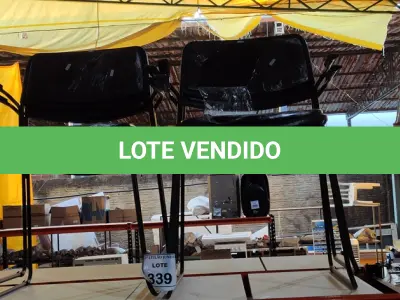 LOTE 339 - 04 CADEIRAS ESTOFADAS COM BASE DE FERRO. (NO ESTADO) ATENÇÃO! FAZER A VISITAÇÃO ANTES DE ARREMATAR, NÃO SABEMOS SE FUNCIONA. LEILÃO NÃO TEM GARANTIA E NEM DEVOLUÇÃO, SUJEITO A POSSÍVEIS AVARIAS VISÍVEIS/OCULTAS E/OU AUSÊNCIA DE COMPONENTES.