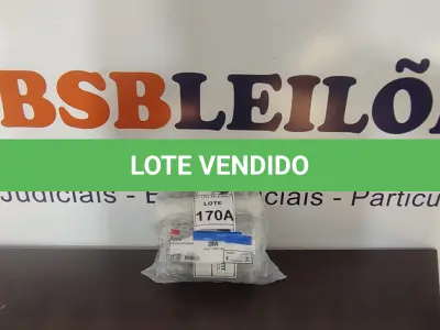LOTE 170 - 30 MÁSCARAS 3M 9320+BR. (NOVAS) (NO ESTADO) ATENÇÃO! FAZER A VISITAÇÃO ANTES DE ARREMATAR, NÃO SABEMOS SE FUNCIONA, LEILÃO NÃO TEM GARANTIA E NEM DEVOLUÇÃO, SUJEITO A POSSÍVEIS AVARIAS VISÍVEIS/OCULTAS E/OU AUSÊNCIA DE COMPONENTES.