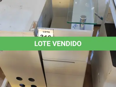 LOTE 316 - 01 ARMÁRIO EM MADEIRA E AÇO E 01 BALCÃO PARA CAIXA. (NO ESTADO) ATENÇÃO! FAZER A VISITAÇÃO ANTES DE ARREMATAR, NÃO SABEMOS SE FUNCIONA, LEILÃO NÃO TEM GARANTIA E NEM DEVOLUÇÃO, SUJEITO A POSSÍVEIS AVARIAS VISÍVEIS/OCULTAS E/OU AUSÊNCIA DE COMPONENTES.