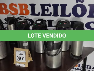 LOTE 097 - 08 GARRAFAS TÉRMICAS EM INOX. (NO ESTADO) ATENÇÃO! FAZER A VISITAÇÃO ANTES DE ARREMATAR, NÃO SABEMOS SE FUNCIONA, LEILÃO NÃO TEM GARANTIA E NEM DEVOLUÇÃO, SUJEITO A POSSÍVEIS AVARIAS VISÍVEIS/OCULTAS E/OU AUSÊNCIA DE COMPONENTES.