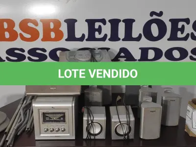 LOTE 587 - 01 HOME TEACHER COM 08 CAIXAS E CONTROLE MARCA PHILIPS, 01 TOCA CD COM 02 CAIXAS E 01 CAIXA DE SOM PARA PC.  (NO ESTADO) ATENÇÃO! FAZER A VISITAÇÃO ANTES DE ARREMATAR, NÃO SABEMOS SE FUNCIONA, LEILÃO NÃO TEM GARANTIA E NEM DEVOLUÇÃO, SUJEITO A POSSÍVEIS AVARIAS VISÍVEIS/OCULTAS E/OU AUSÊNCIA DE COMPONENTES.