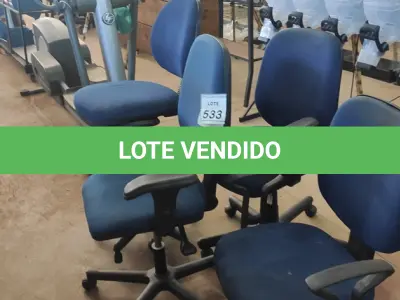 LOTE 533 - 04 CADEIRAS GIRADORAS PARA ESCRITÓRIO SENDO 01 CADEIRA CAIXA. (NO ESTADO) ATENÇÃO! FAZER A VISITAÇÃO ANTES DE ARREMATAR, NÃO SABEMOS SE FUNCIONA, LEILÃO NÃO TEM GARANTIA E NEM DEVOLUÇÃO, SUJEITO A POSSÍVEIS AVARIAS VISÍVEIS/OCULTAS E/OU AUSÊNCIA DE COMPONENTES.