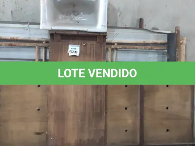 LOTE 636 - 03 ANDAIMES, 01 TAMPO EM MADEIRA E 01 TELHA GALVANIZADA.  (NO ESTADO) ATENÇÃO! FAZER A VISITAÇÃO ANTES DE ARREMATAR, NÃO SABEMOS SE FUNCIONA, LEILÃO NÃO TEM GARANTIA E NEM DEVOLUÇÃO, SUJEITO A POSSÍVEIS AVARIAS VISÍVEIS/OCULTAS E/OU AUSÊNCIA DE COMPONENTES.
