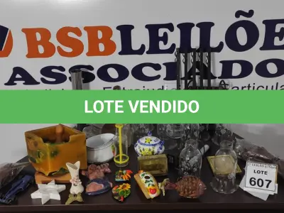 LOTE 607 - 01 LOTE COM GRANDE QUANTIDADE DE MATERIAIS DECORATIVOS DIVERSOS.  (NO ESTADO) ATENÇÃO! FAZER A VISITAÇÃO ANTES DE ARREMATAR, NÃO SABEMOS SE FUNCIONA, LEILÃO NÃO TEM GARANTIA E NEM DEVOLUÇÃO, SUJEITO A POSSÍVEIS AVARIAS VISÍVEIS/OCULTAS E/OU AUSÊNCIA DE COMPONENTES.