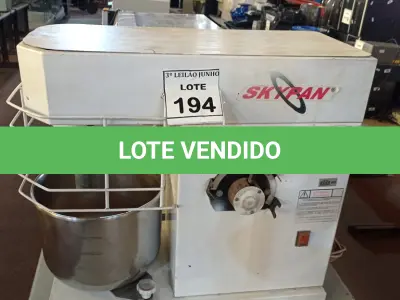 LOTE 194 - 01 BATEDEIRA DE MASSA INDUSTRIAL MARCA SKYPAN INCOMPLETA. (NO ESTADO) ATENÇÃO! FAZER A VISITAÇÃO ANTES DE ARREMATAR, NÃO SABEMOS SE FUNCIONA, LEILÃO NÃO TEM GARANTIA E NEM DEVOLUÇÃO, SUJEITO A POSSÍVEIS AVARIAS VISÍVEIS/OCULTAS E/OU AUSÊNCIA DE COMPONENTES.