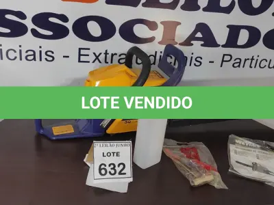 LOTE 632 - 01 MOTOSERRA DE CORRENTE A GASOLINA DA MARCA WETOKE.  (NO ESTADO) ATENÇÃO! FAZER A VISITAÇÃO ANTES DE ARREMATAR, NÃO SABEMOS SE FUNCIONA, LEILÃO NÃO TEM GARANTIA E NEM DEVOLUÇÃO, SUJEITO A POSSÍVEIS AVARIAS VISÍVEIS/OCULTAS E/OU AUSÊNCIA DE COMPONENTES.