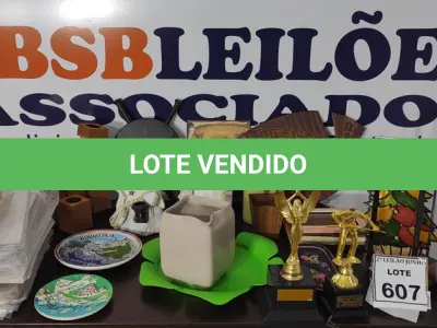 LOTE 607 - 01 LOTE COM GRANDE QUANTIDADE DE MATERIAIS DECORATIVOS DIVERSOS.  (NO ESTADO) ATENÇÃO! FAZER A VISITAÇÃO ANTES DE ARREMATAR, NÃO SABEMOS SE FUNCIONA, LEILÃO NÃO TEM GARANTIA E NEM DEVOLUÇÃO, SUJEITO A POSSÍVEIS AVARIAS VISÍVEIS/OCULTAS E/OU AUSÊNCIA DE COMPONENTES.
