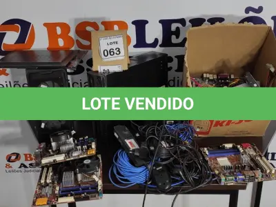LOTE 063 - 01 CPU, 01 GABINETE VAZIO E 01 CAIXA COM GRANDE QUANTIDADE DE CABOS. (NO ESTADO) ATENÇÃO! FAZER A VISITAÇÃO ANTES DE ARREMATAR, NÃO SABEMOS SE FUNCIONA, LEILÃO NÃO TEM GARANTIA E NEM DEVOLUÇÃO, SUJEITO A POSSÍVEIS AVARIAS VISÍVEIS/OCULTAS E/OU AUSÊNCIA DE COMPONENTES.