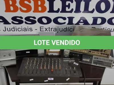 LOTE 076 - 01 MESA DE SOM, 02 TOCA FITAS E 01 RECEPTOR ESTÉREO MARCA AKAI. (NO ESTADO) ATENÇÃO! FAZER A VISITAÇÃO ANTES DE ARREMATAR, NÃO SABEMOS SE FUNCIONA, LEILÃO NÃO TEM GARANTIA E NEM DEVOLUÇÃO, SUJEITO A POSSÍVEIS AVARIAS VISÍVEIS/OCULTAS E/OU AUSÊNCIA DE COMPONENTES.