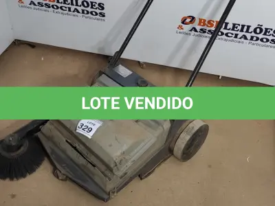 LOTE 329 - 01 VARREDOR DE PÁTIO. (NO ESTADO) ATENÇÃO! FAZER A VISITAÇÃO ANTES DE ARREMATAR, NÃO SABEMOS SE FUNCIONA, LEILÃO NÃO TEM GARANTIA E NEM DEVOLUÇÃO, SUJEITO A POSSÍVEIS AVARIAS VISÍVEIS/OCULTAS E/OU AUSÊNCIA DE COMPONENTES.