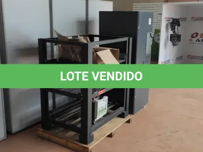 LOTE 100 - 01 NOBREAK POTÊNCIA 80KVA E 01 BANCO DE BATERIAS PARA 32 BATERIAS COM CABOS. (NO ESTADO) (OBS. O LOTE NÃO POSSUI BATERIAS) ATENÇÃO! FAZER A VISITAÇÃO ANTES DE ARREMATAR, NÃO SABEMOS SE FUNCIONA, LEILÃO NÃO TEM GARANTIA E NEM DEVOLUÇÃO, SUJEITO A POSSÍVEIS AVARIAS VISÍVEIS/OCULTAS E/OU AUSÊNCIA DE COMPONENTES.