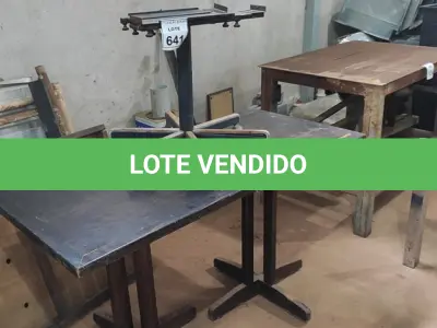 LOTE 641 - 02 MESAS EM MADEIRA E 01 BASE DE CADEIRA.  (NO ESTADO) ATENÇÃO! FAZER A VISITAÇÃO ANTES DE ARREMATAR, NÃO SABEMOS SE FUNCIONA, LEILÃO NÃO TEM GARANTIA E NEM DEVOLUÇÃO, SUJEITO A POSSÍVEIS AVARIAS VISÍVEIS/OCULTAS E/OU AUSÊNCIA DE COMPONENTES.