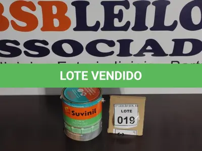 LOTE 019 - 01 LATA DE TINTA ESMALTE PARA MADEIRAS E METAIS NA COR BRILHANTE VERMELHO DE 3,6L MARCA SUVINIL. (NOVO) (NO ESTADO) ATENÇÃO! FAZER A VISITAÇÃO ANTES DE ARREMATAR, NÃO SABEMOS SE FUNCIONA. LEILÃO NÃO TEM GARANTIA E NEM DEVOLUÇÃO, SUJEITO A POSSÍVEIS AVARIAS VISÍVEIS/OCULTAS E/OU AUSÊNCIA DE COMPONENTES.