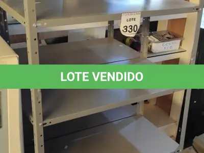 LOTE 330 - 02 PRATELEIRAS DE AÇO COM 05 BANDEJAS CADA.  (NO ESTADO) ATENÇÃO! FAZER A VISITAÇÃO ANTES DE ARREMATAR, NÃO SABEMOS SE FUNCIONA, LEILÃO NÃO TEM GARANTIA E NEM DEVOLUÇÃO, SUJEITO A POSSÍVEIS AVARIAS VISÍVEIS/OCULTAS E/OU AUSÊNCIA DE COMPONENTES.