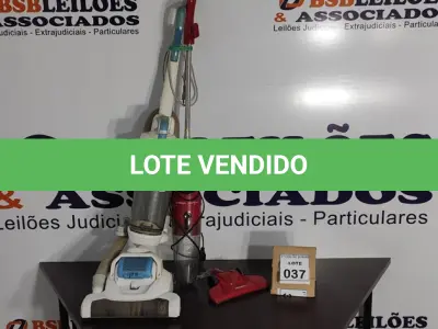 LOTE 037 - 02 ASPIRADORES DE PÓ SENDO 01 MARCA PHILCO E 01 MONDIAL. (NO ESTADO) ATENÇÃO! FAZER A VISITAÇÃO ANTES DE ARREMATAR, NÃO SABEMOS SE FUNCIONA, LEILÃO NÃO TEM GARANTIA E NEM DEVOLUÇÃO, SUJEITO A POSSÍVEIS AVARIAS VISÍVEIS/OCULTAS E/OU AUSÊNCIA DE COMPONENTES.
