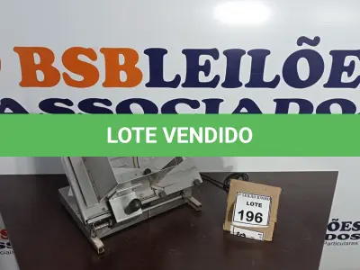 LOTE 196 - 01 FATIADOR DE FRIOS INOX ELÉTRICO MARCA BECCARO. (NO ESTADO) ATENÇÃO! FAZER A VISITAÇÃO ANTES DE ARREMATAR, NÃO SABEMOS SE FUNCIONA, LEILÃO NÃO TEM GARANTIA E NEM DEVOLUÇÃO, SUJEITO A POSSÍVEIS AVARIAS VISÍVEIS/OCULTAS E/OU AUSÊNCIA DE COMPONENTES.