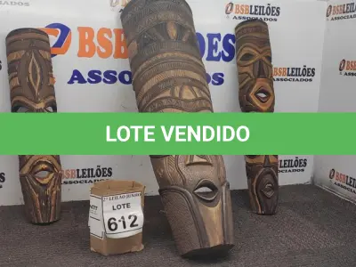 LOTE 612 - 03 MÁSCARAS AFRICANAS TRADICIONAIS. (NO ESTADO) ATENÇÃO! FAZER A VISITAÇÃO ANTES DE ARREMATAR, NÃO SABEMOS SE FUNCIONA, LEILÃO NÃO TEM GARANTIA E NEM DEVOLUÇÃO, SUJEITO A POSSÍVEIS AVARIAS VISÍVEIS/OCULTAS E/OU AUSÊNCIA DE COMPONENTES.