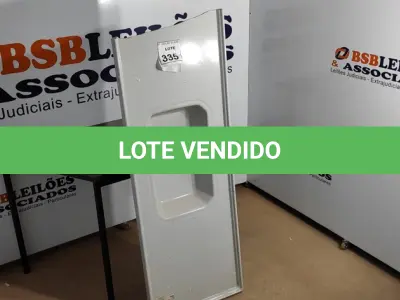 LOTE 335 - 01 PIA EM INOX 120, MM X 520MM E 01 PIA EM FIBRA COM AVARIAS. (NO ESTADO) ATENÇÃO! FAZER A VISITAÇÃO ANTES DE ARREMATAR, NÃO SABEMOS SE FUNCIONA. LEILÃO NÃO TEM GARANTIA E NEM DEVOLUÇÃO, SUJEITO A POSSÍVEIS AVARIAS VISÍVEIS/OCULTAS E/OU AUSÊNCIA DE COMPONENTES.