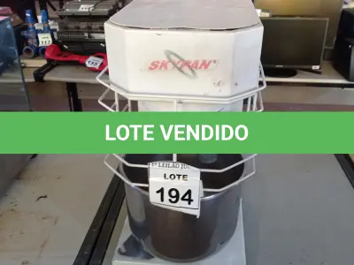 LOTE 194 - 01 BATEDEIRA DE MASSA INDUSTRIAL MARCA SKYPAN INCOMPLETA. (NO ESTADO) ATENÇÃO! FAZER A VISITAÇÃO ANTES DE ARREMATAR, NÃO SABEMOS SE FUNCIONA, LEILÃO NÃO TEM GARANTIA E NEM DEVOLUÇÃO, SUJEITO A POSSÍVEIS AVARIAS VISÍVEIS/OCULTAS E/OU AUSÊNCIA DE COMPONENTES.