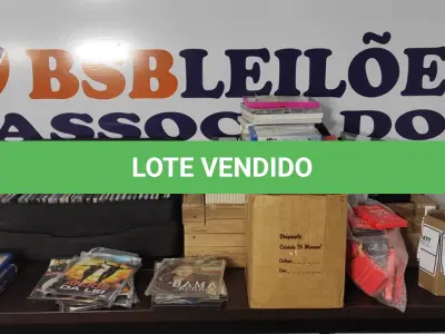 LOTE 593 - 01 LOTE COM 01 CASE PORTA CD E GRANDE QUANTIDADE DE CD, JOGOS E FITAS DIVERSAS.  (NO ESTADO) ATENÇÃO! FAZER A VISITAÇÃO ANTES DE ARREMATAR, NÃO SABEMOS SE FUNCIONA, LEILÃO NÃO TEM GARANTIA E NEM DEVOLUÇÃO, SUJEITO A POSSÍVEIS AVARIAS VISÍVEIS/OCULTAS E/OU AUSÊNCIA DE COMPONENTES.