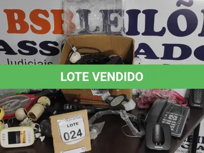 LOTE 024 - 04 RAQUETES ELÉTRICAS, 01 APARELHO DE TELEFONE E ELETRÔNICOS DIVERSOS. (NO ESTADO) ATENÇÃO! FAZER A VISITAÇÃO ANTES DE ARREMATAR, NÃO SABEMOS SE FUNCIONA, LEILÃO NÃO TEM GARANTIA E NEM DEVOLUÇÃO, SUJEITO A POSSÍVEIS AVARIAS VISÍVEIS/OCULTAS E/OU AUSÊNCIA DE COMPONENTES.