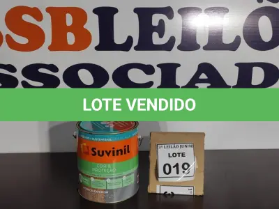 LOTE 019 - 01 LATA DE TINTA ESMALTE PARA MADEIRAS E METAIS NA COR BRILHANTE VERMELHO DE 3,6L MARCA SUVINIL. (NOVO) (NO ESTADO) ATENÇÃO! FAZER A VISITAÇÃO ANTES DE ARREMATAR, NÃO SABEMOS SE FUNCIONA. LEILÃO NÃO TEM GARANTIA E NEM DEVOLUÇÃO, SUJEITO A POSSÍVEIS AVARIAS VISÍVEIS/OCULTAS E/OU AUSÊNCIA DE COMPONENTES.