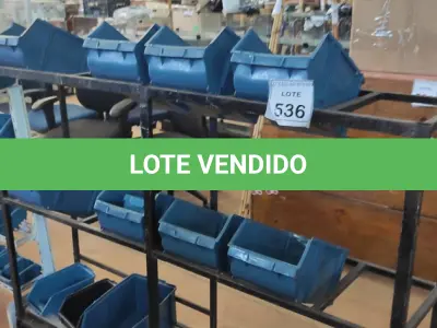 LOTE 536 - 02 EXPOSITORES COM GAVETAS PARA PARAFUSOS SENDO 01 INCOMPLETO. (NO ESTADO) ATENÇÃO! FAZER A VISITAÇÃO ANTES DE ARREMATAR, NÃO SABEMOS SE FUNCIONA, LEILÃO NÃO TEM GARANTIA E NEM DEVOLUÇÃO, SUJEITO A POSSÍVEIS AVARIAS VISÍVEIS/OCULTAS E/OU AUSÊNCIA DE COMPONENTES.