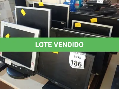 LOTE 186 - 09 MONITORES LCD MARCA E MODELOS DIVERSOS. (NO ESTADO) ATENÇÃO! FAZER A VISITAÇÃO ANTES DE ARREMATAR, NÃO SABEMOS SE FUNCIONA, LEILÃO NÃO TEM GARANTIA E NEM DEVOLUÇÃO, SUJEITO A POSSÍVEIS AVARIAS VISÍVEIS/OCULTAS E/OU AUSÊNCIA DE COMPONENTES.