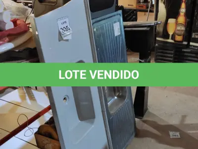 LOTE 335 - 01 PIA EM INOX 120, MM X 520MM E 01 PIA EM FIBRA COM AVARIAS. (NO ESTADO) ATENÇÃO! FAZER A VISITAÇÃO ANTES DE ARREMATAR, NÃO SABEMOS SE FUNCIONA. LEILÃO NÃO TEM GARANTIA E NEM DEVOLUÇÃO, SUJEITO A POSSÍVEIS AVARIAS VISÍVEIS/OCULTAS E/OU AUSÊNCIA DE COMPONENTES.