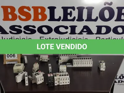 LOTE 006 - 01 LOTE COM VÁRIOS DISJUNTORES MODELOS DIVERSOS. (NO ESTADO) ATENÇÃO! FAZER A VISITAÇÃO ANTES DE ARREMATAR, NÃO SABEMOS SE FUNCIONA, LEILÃO NÃO TEM GARANTIA E NEM DEVOLUÇÃO, SUJEITO A POSSÍVEIS AVARIAS VISÍVEIS/OCULTAS E/OU AUSÊNCIA DE COMPONENTES.