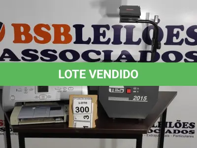 LOTE 300 - 01 RETROPROJETOR ANTIGO E 01 IMPRESSORA HP PHOTO SMART 7960.  (NO ESTADO) ATENÇÃO! FAZER A VISITAÇÃO ANTES DE ARREMATAR, NÃO SABEMOS SE FUNCIONA. LEILÃO NÃO TEM GARANTIA E NEM DEVOLUÇÃO, SUJEITO A POSSÍVEIS AVARIAS VISÍVEIS/OCULTAS E/OU AUSÊNCIA DE COMPONENTES.