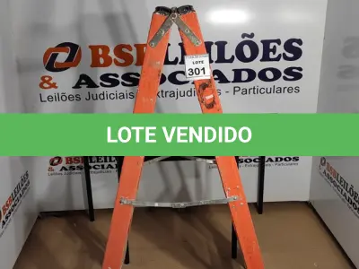 LOTE 301 - 01 ESCADA. (NO ESTADO) ATENÇÃO! FAZER A VISITAÇÃO ANTES DE ARREMATAR, NÃO SABEMOS SE FUNCIONA, LEILÃO NÃO TEM GARANTIA E NEM DEVOLUÇÃO, SUJEITO A POSSÍVEIS AVARIAS VISÍVEIS/OCULTAS E/OU AUSÊNCIA DE COMPONENTES.