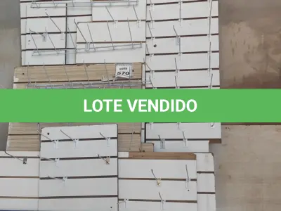 LOTE 570 - 01 LOTE COM VÁRIOS PAINÉIS CANALETADOS COM GANCHOS DE TAMANHOS DIVERSOS. (NO ESTADO) ATENÇÃO! FAZER A VISITAÇÃO ANTES DE ARREMATAR, NÃO SABEMOS SE FUNCIONA, LEILÃO NÃO TEM GARANTIA E NEM DEVOLUÇÃO, SUJEITO A POSSÍVEIS AVARIAS VISÍVEIS/OCULTAS E/OU AUSÊNCIA DE COMPONENTES.