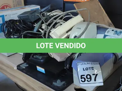 LOTE 597 - 01 TRANSFORMADOR, 02 ESTABILIZADORES, 01 TONNER, 01 IMPRESSORA, 05 TECLADOS PARA PC E PERIFÉRICOS DIVERSOS.  (NO ESTADO) ATENÇÃO! FAZER A VISITAÇÃO ANTES DE ARREMATAR, NÃO SABEMOS SE FUNCIONA, LEILÃO NÃO TEM GARANTIA E NEM DEVOLUÇÃO, SUJEITO A POSSÍVEIS AVARIAS VISÍVEIS/OCULTAS E/OU AUSÊNCIA DE COMPONENTES.