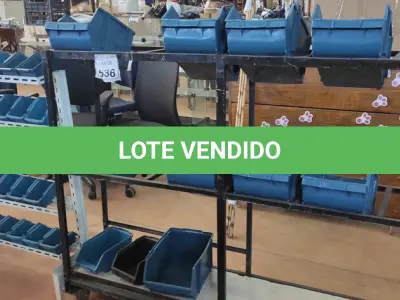 LOTE 536 - 02 EXPOSITORES COM GAVETAS PARA PARAFUSOS SENDO 01 INCOMPLETO. (NO ESTADO) ATENÇÃO! FAZER A VISITAÇÃO ANTES DE ARREMATAR, NÃO SABEMOS SE FUNCIONA, LEILÃO NÃO TEM GARANTIA E NEM DEVOLUÇÃO, SUJEITO A POSSÍVEIS AVARIAS VISÍVEIS/OCULTAS E/OU AUSÊNCIA DE COMPONENTES.