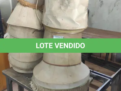 LOTE 639 - 17 CÚPULAS PARA ABAJUR, 01 BASE DE MESA CROMADA E 01 MESA DE FERRO.  (NO ESTADO) ATENÇÃO! FAZER A VISITAÇÃO ANTES DE ARREMATAR, NÃO SABEMOS SE FUNCIONA, LEILÃO NÃO TEM GARANTIA E NEM DEVOLUÇÃO, SUJEITO A POSSÍVEIS AVARIAS VISÍVEIS/OCULTAS E/OU AUSÊNCIA DE COMPONENTES.